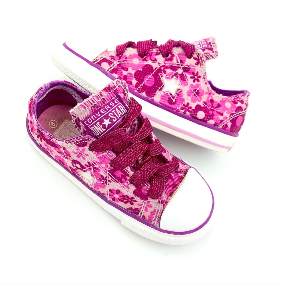 Converse One Star Sneakers